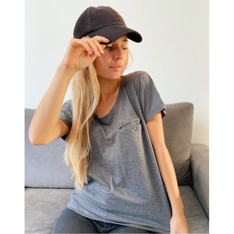 Remera bolsillito gris