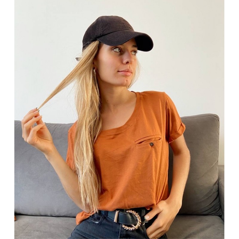 Remera con Bolsillo Ladrillo