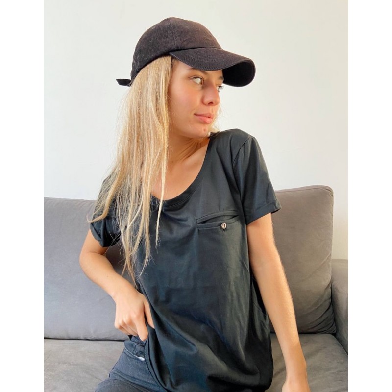 Remera con Bolsillo Negra