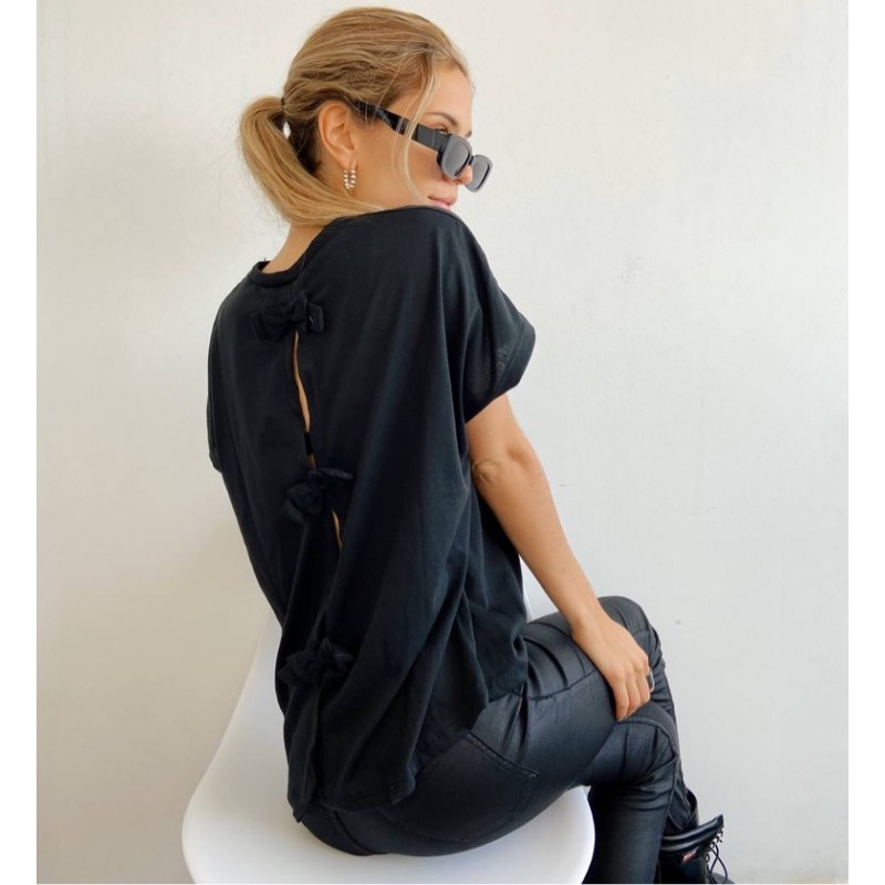 Remera moño negra